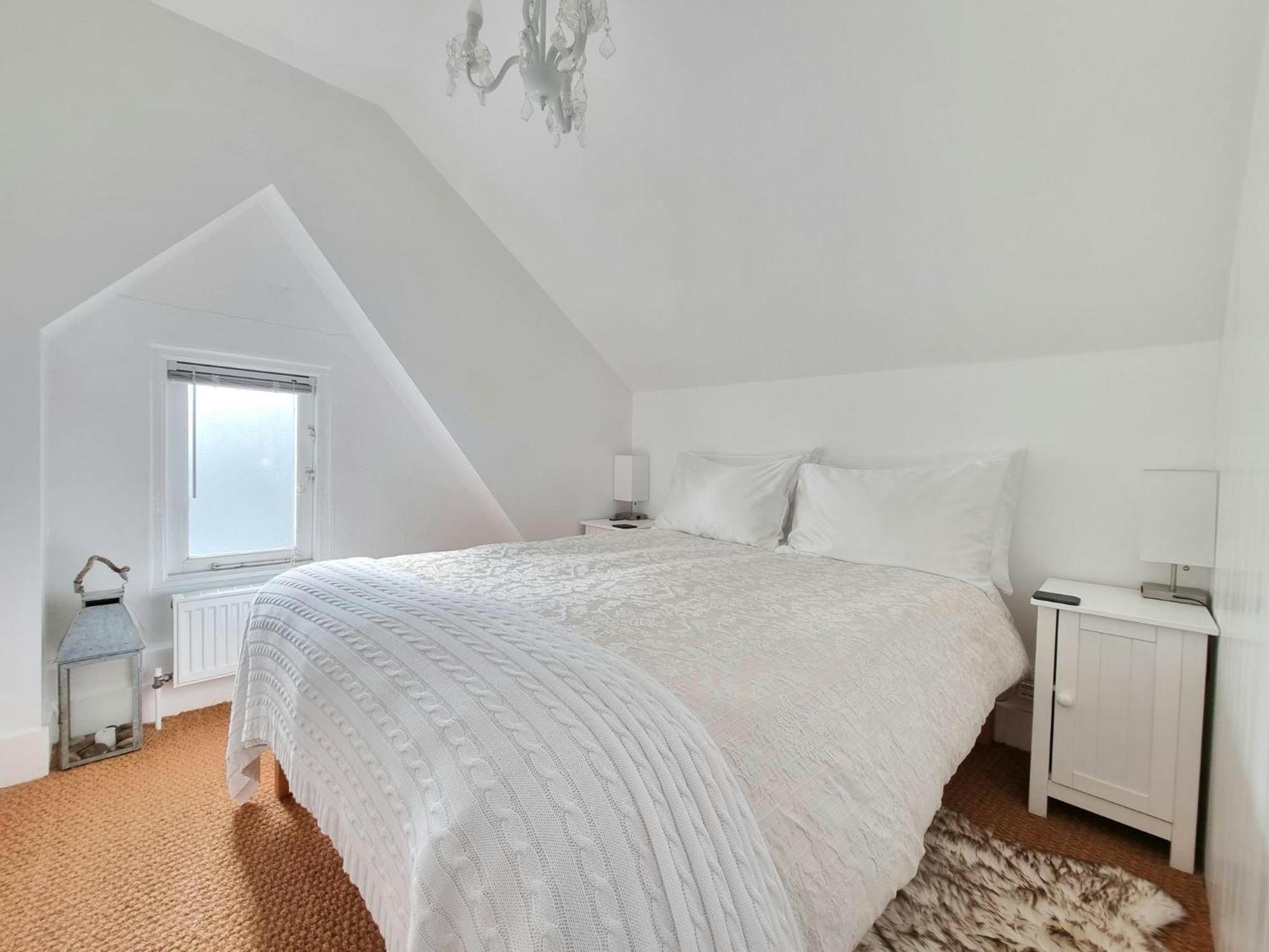West Hill Retreat Seaview Balcony Chic Loft Studio & Free Parking Hastings Exteriör bild