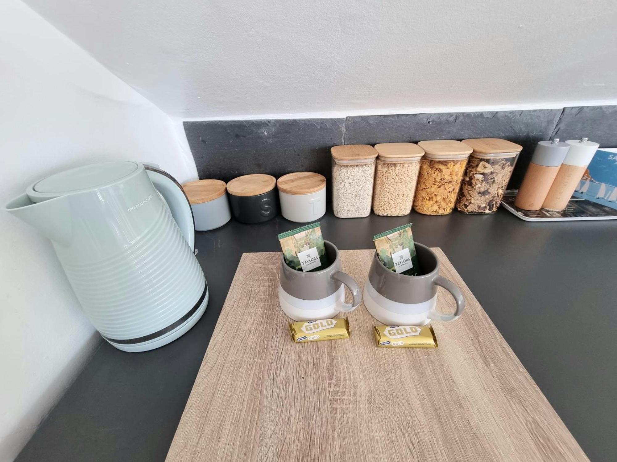 West Hill Retreat Seaview Balcony Chic Loft Studio & Free Parking Hastings Exteriör bild